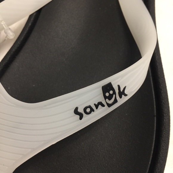 SANUK Size 6 Flip Flop Shoes NWT - Picture 7 of 8
